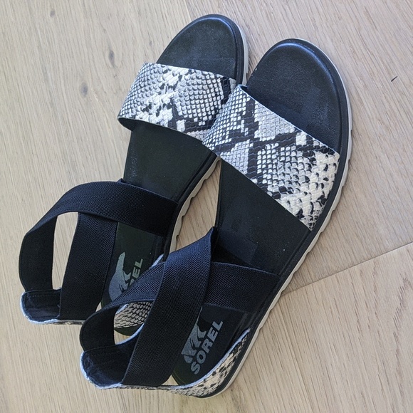 Sorrel Ella snake print criss cross flat sandals - Picture 1 of 3
